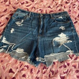 Size 16 AE mom shorts